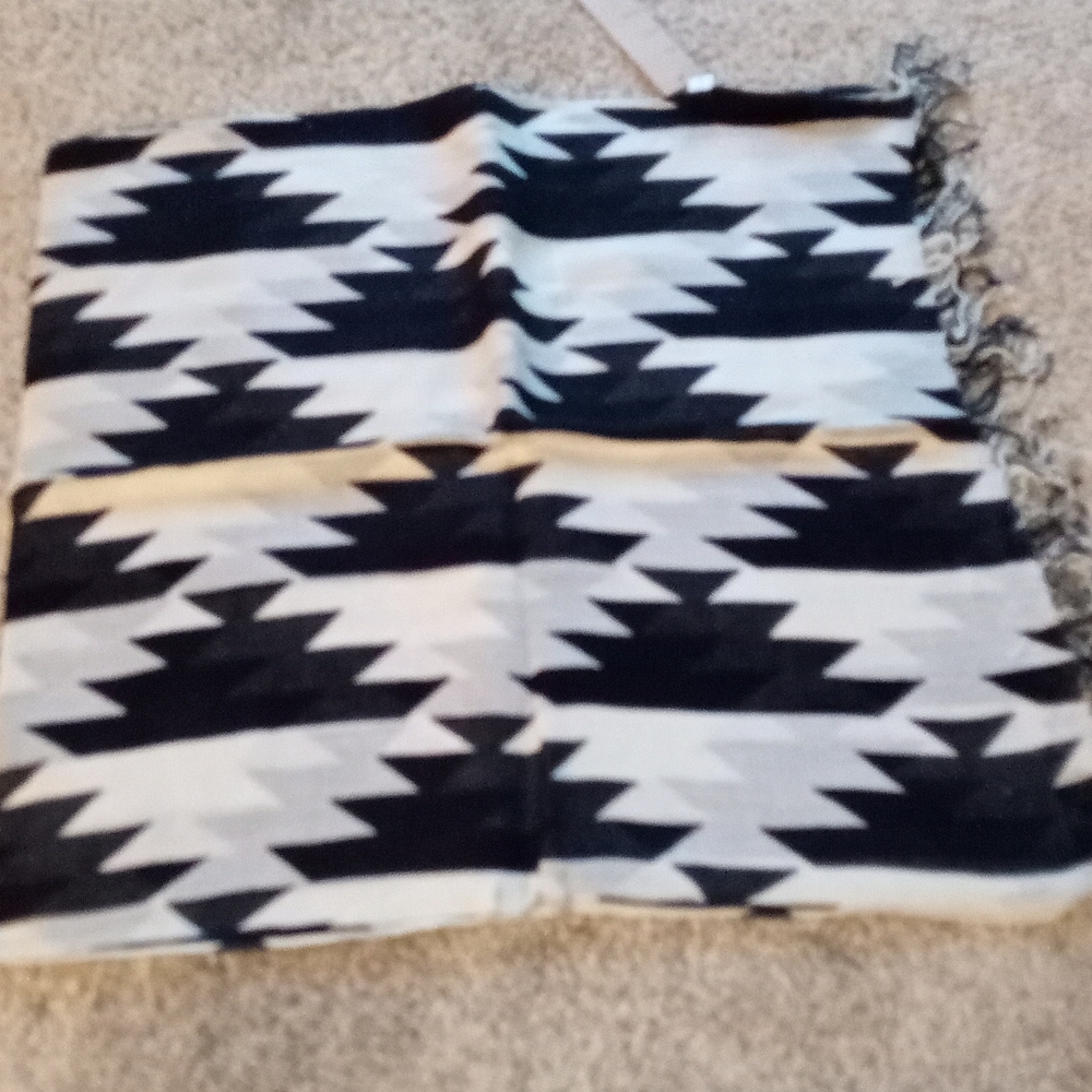 NWT Sir Alistair Rai Scarf